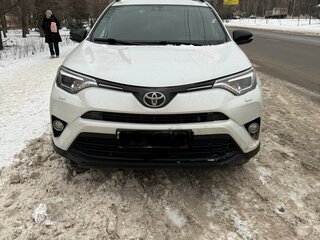2018 Toyota RAV4 IV (XA40) Рестайлинг, белый, 3200000 рублей, вид 1