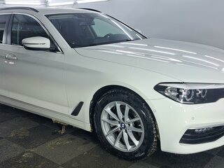 2018 BMW 5 серии 520d VII (G30/G31/G38), белый, 3000000 рублей, вид 3
