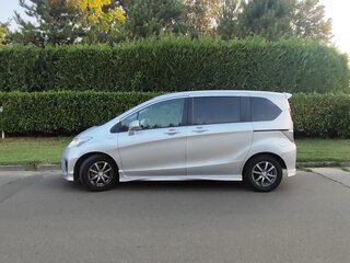 2013 Honda Freed I Рестайлинг, серебристый, 1070000 рублей, вид 2