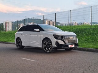 2022 Audi Q5 e-tron 40, белый, 5000000 рублей, вид 2