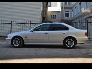 2001 BMW 5 серии 525i IV (E39) Рестайлинг, серебристый, 900000 рублей, вид 4