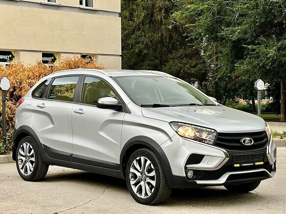 2018 Lada (ВАЗ) XRAY Cross I, серебристый, 1250000 рублей - вид 1