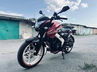2021 Bajaj Pulsar NS 200, красный, 230000 рублей, вид 1