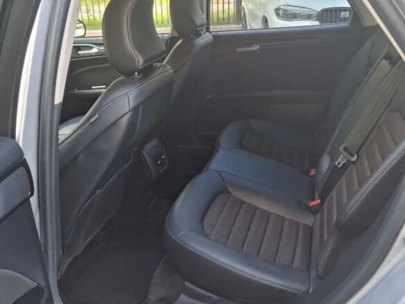 2017 Ford Fusion (North America) II Рестайлинг, серый, 1050000 рублей - вид 17