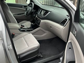 2017 Hyundai Tucson III, серебристый, 2000000 рублей, вид 5