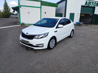 2016 Kia Rio III Рестайлинг, белый, 1100000 рублей, вид 2