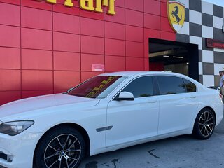 2011 BMW 7 серии Long 750Li xDrive V (F01/F02/F04), белый, 1850000 рублей, вид 5