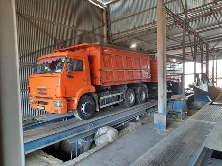 2011 КамАЗ 65115, оранжевый, 2000000 рублей, вид 1