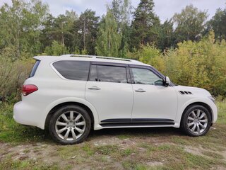 2010 Infiniti QX56 II, белый, 2350000 рублей, вид 3