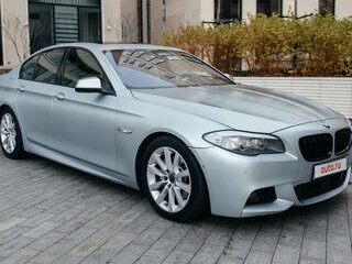 2011 BMW 5 серии 535i xDrive VI (F10/F11/F07), серебристый, 1728000 рублей, вид 3