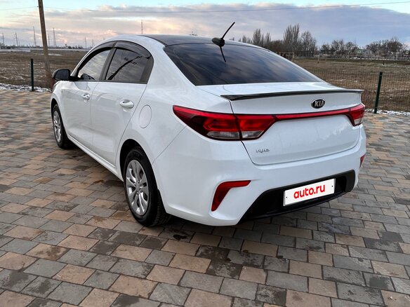 2018 Kia Rio IV, белый, 1550000 рублей - вид 8