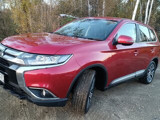 2017 Mitsubishi Outlander III Рестайлинг 2, пурпурный, 2650000 рублей, вид 2