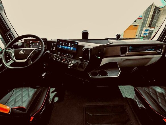 2023 Sinotruk Sitrak C7H MAX, серебристый, 8600000 рублей - вид 6