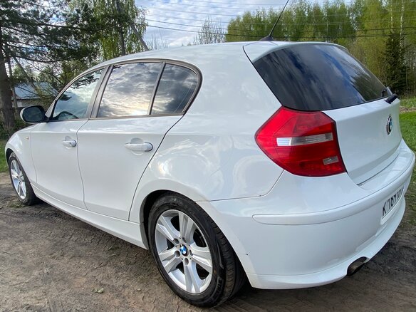 2011 BMW 1 серии 118i I (E81/E82/E87/E88) Рестайлинг, белый, 800000 рублей - вид 8