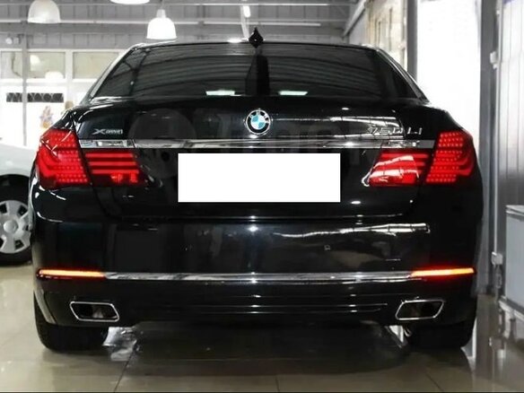 2013 BMW 7 серии Long 750Li xDrive V (F01/F02/F04) Рестайлинг, чёрный, 2350000 рублей - вид 5