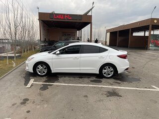 2020 Hyundai Elantra VI (AD) Рестайлинг, белый, 2100000 рублей, вид 2