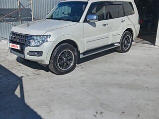 2021 Mitsubishi Pajero IV Рестайлинг 2, белый, 4450000 рублей, вид 1