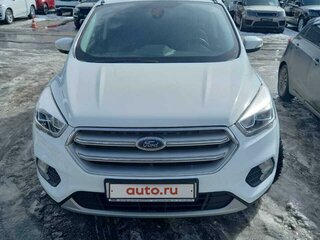2017 Ford Kuga II Рестайлинг, белый, 2100000 рублей, вид 1