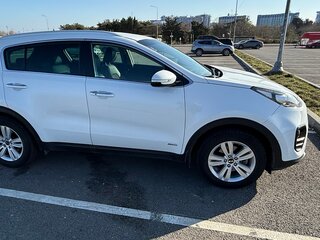 2018 Kia Sportage IV, белый, 2500000 рублей, вид 4