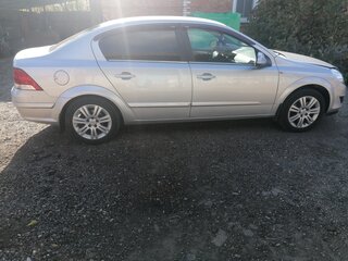 2012 Opel Astra H Рестайлинг, серебристый, 800000 рублей, вид 3