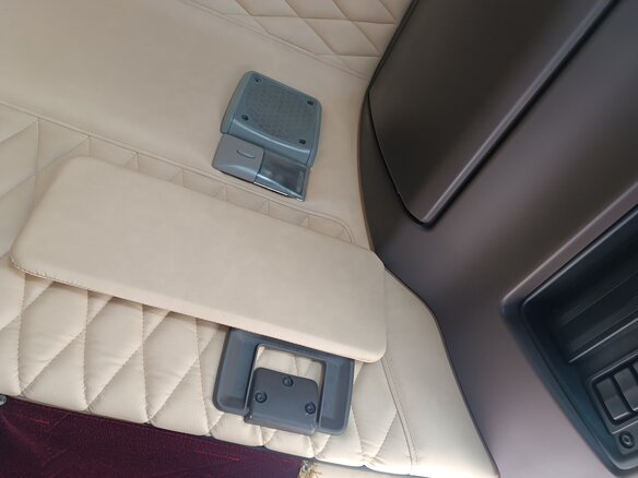 2008 Renault Premium, белый, 4000000 рублей - вид 1