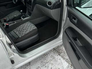 2008 Ford Focus II Рестайлинг, серебристый, 588000 рублей, вид 4