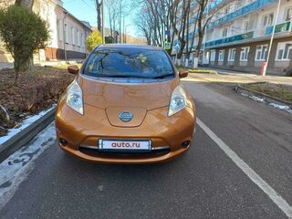 2016 Nissan Leaf 30kWh I (ZE0/AZE0), оранжевый, 950000 рублей, вид 1
