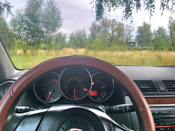 2005 Mazda 3 I (BK), красный, 340000 рублей - вид 5