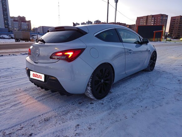 2012 Opel Astra GTC J Рестайлинг, белый, 750000 рублей - вид 15