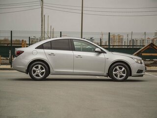 2011 Chevrolet Cruze I, серебристый, 400000 рублей, вид 4