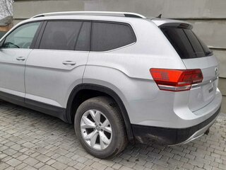2017 Volkswagen Atlas I, серебристый, 2350000 рублей, вид 4