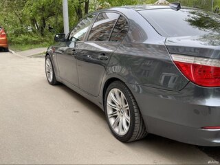 2008 BMW 5 серии 528i V (E60/E61) Рестайлинг, серый, 1300000 рублей, вид 5