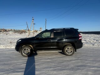 2015 Toyota Land Cruiser Prado 6-speed 150 Series Рестайлинг 1, чёрный, 4500000 рублей, вид 4