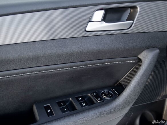2017 Hyundai Sonata VII (LF) Рестайлинг, белый, 1890000 рублей - вид 8