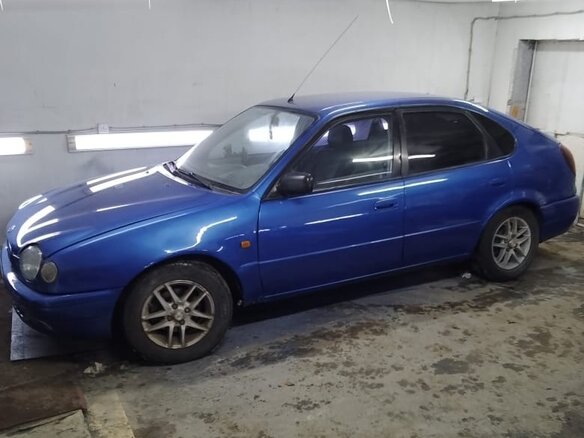 1998 Toyota Corolla VIII (E110), синий, 280000 рублей - вид 2