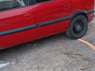 2001 Subaru Traviq, красный, 490000 рублей, вид 4