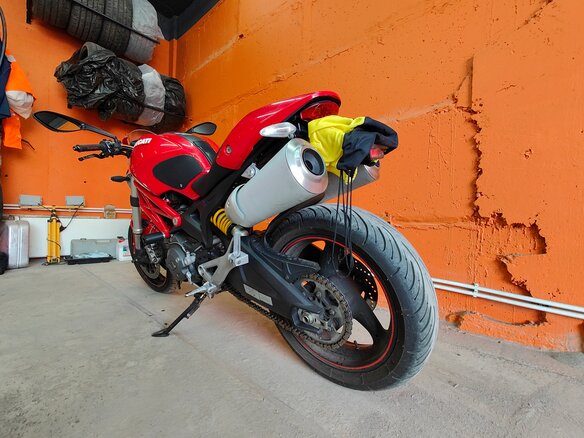 2009 Ducati Monster 696, красный, 480000 рублей - вид 2