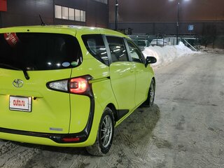 2017 Toyota Sienta II, жёлтый, 1100000 рублей, вид 3