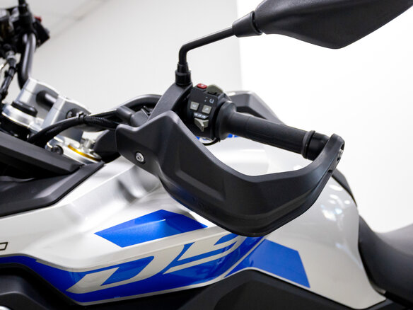 2026 Voge 900DSX, серебристый, 1033000 рублей - вид 21