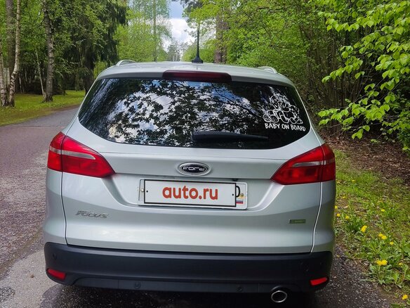 2017 Ford Focus III Рестайлинг, серебристый, 1200000 рублей - вид 4