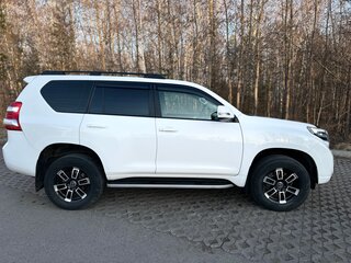 2014 Toyota Land Cruiser Prado 150 Series Рестайлинг 1, белый, 3890000 рублей, вид 3