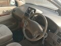 2001 Toyota Gaia, серый, 680000 рублей - вид 4