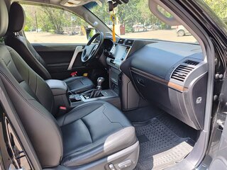 2021 Toyota Land Cruiser Prado 150 Series Рестайлинг 3, чёрный, 7200000 рублей, вид 5