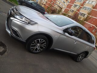 2017 Mitsubishi Outlander III Рестайлинг 2, серебристый, 1959000 рублей, вид 1