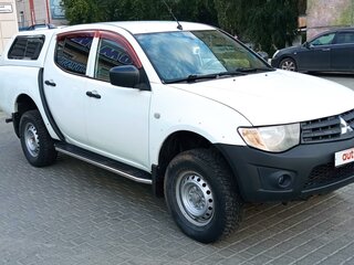 2013 Mitsubishi L200 Easy Select IV Рестайлинг, белый, 1500000 рублей, вид 3