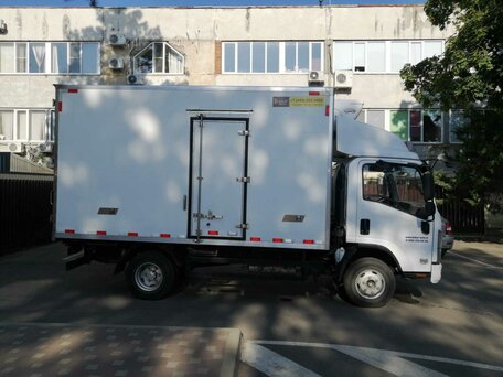 2023 Isuzu Elf (N-series), белый, 3700000 рублей, вид 1