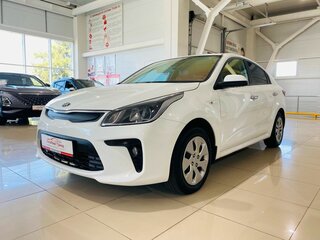 2020 Kia Rio IV, белый, 1112000 рублей, вид 2
