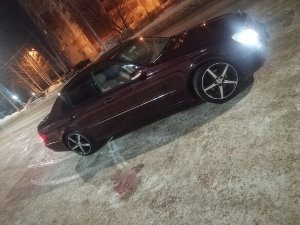 2006 Mercedes-Benz E-Класс 350 III (W211, S211), красный, 850000 рублей - вид 1