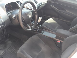 2010 Honda Civic VIII Рестайлинг, белый, 930000 рублей, вид 4