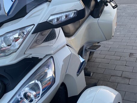 2011 BRP Can-Am Spyder, белый, 1700000 рублей, вид 3